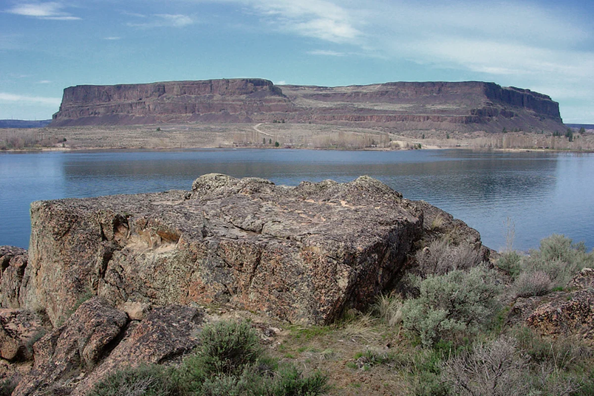 Steamboat Rock State Park Banks Lake full hookups hot dry summer RV camping