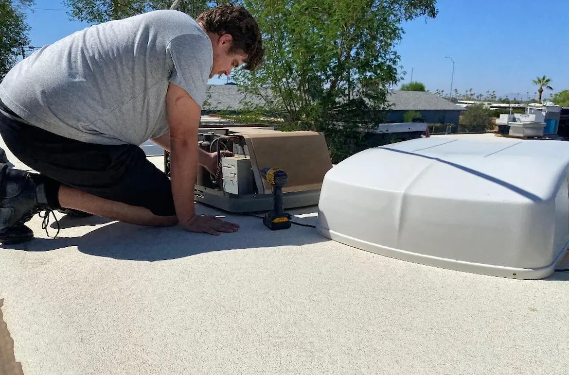 Rooftop AC repair on-site in Tavernier, FL