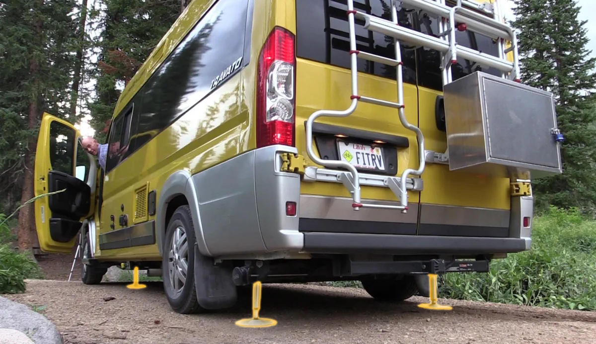 RVIA + RVDA certified technicians, 12,000+ rigs serviced.