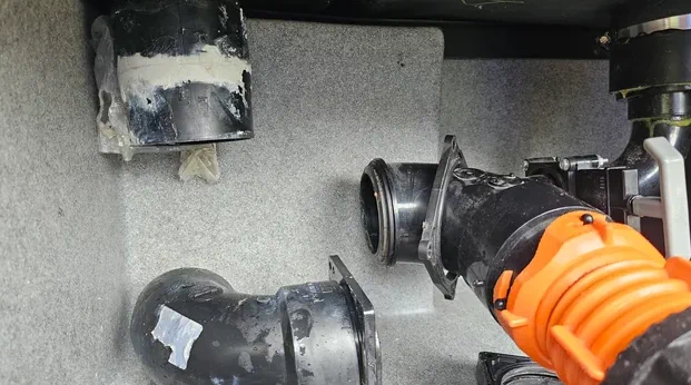Hard-well-water anode rod swap and tank flush on a long-stay rig in Fellsmere